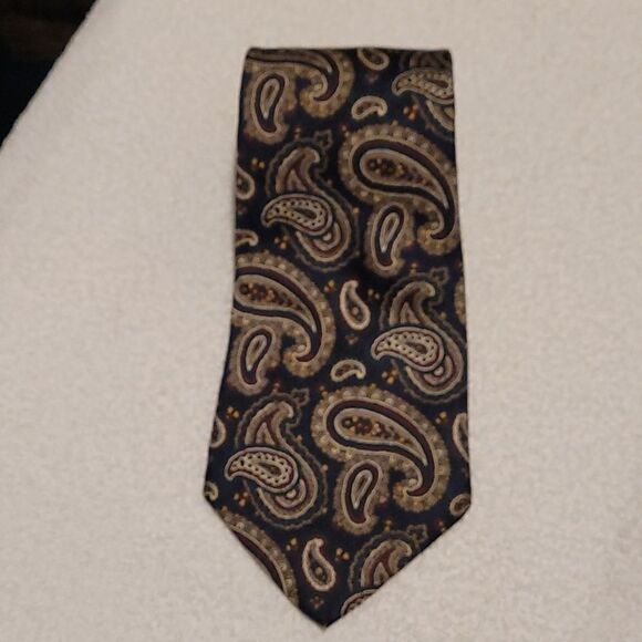 Roundtree & Yorke all silk tie - Picture 1 of 6